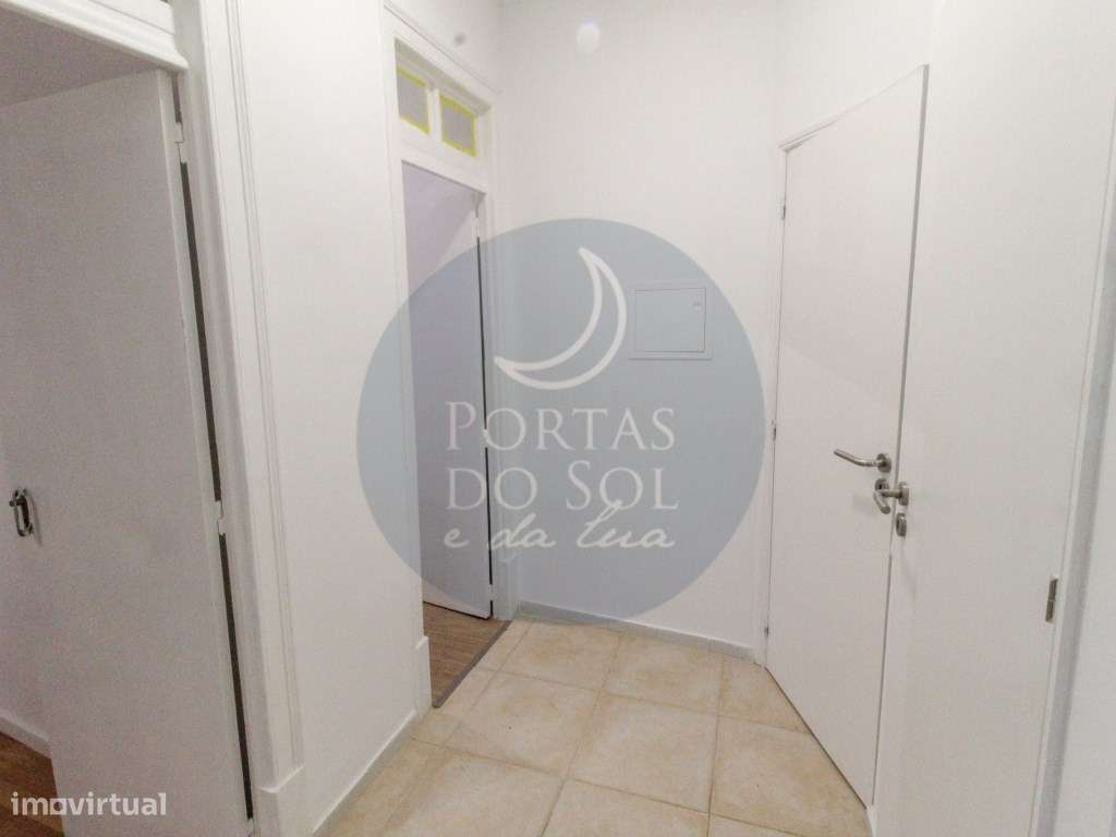 Prédio c 2 T1 e loja p investimento. - Grande imagem: 4/12