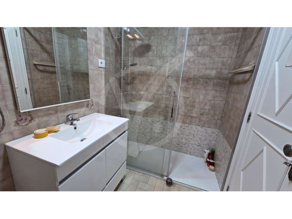 Apartamento T2 com terraço na primeira linha da praia em Aver-o-Mar.-9