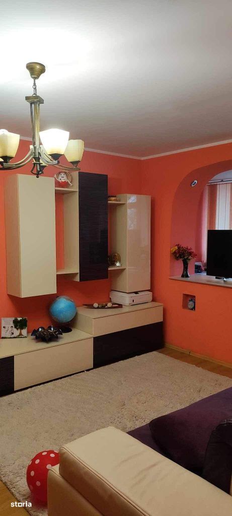 Apartament cu 3 camere in Micro 17