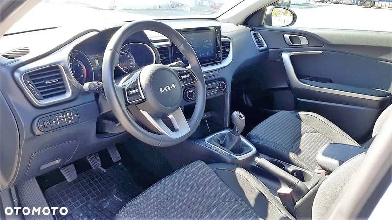 Kia Ceed 1.5 T-GDI M - 9