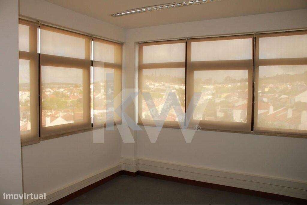 Escritório - 3 andares com 19 lugares estacionamento - Restelo - Lisbo - Grande imagem: 5/25