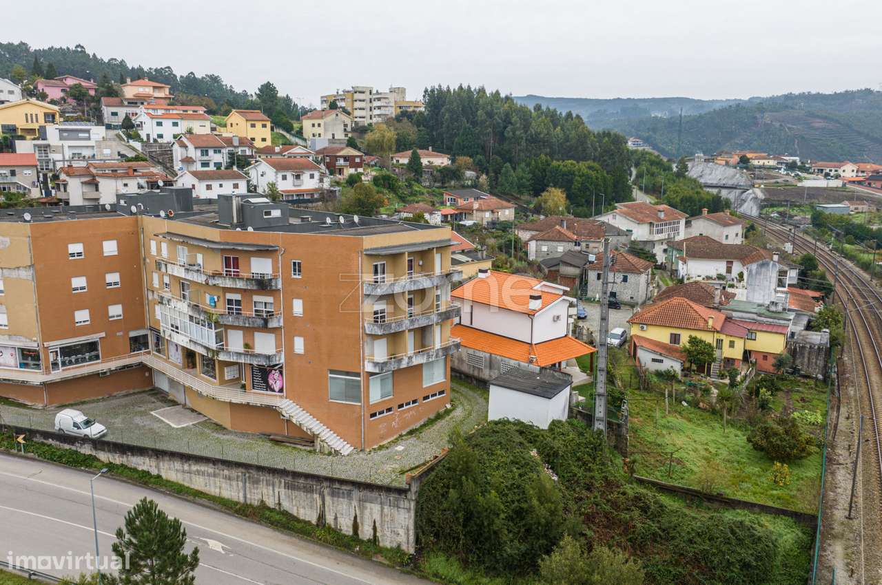 Lojas - Edifício Variante em Sobreira | Paredes - Grande imagem: 3/28