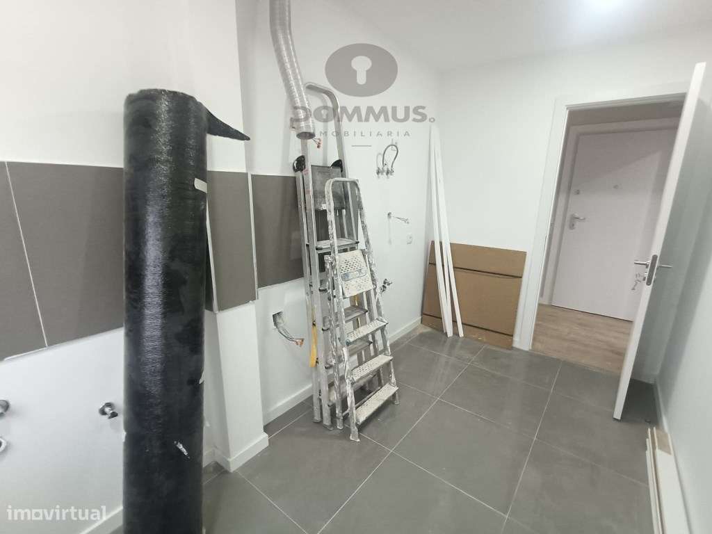 Apartamento T2 Totalmente Remodelado na Amadora - Grande imagem: 4/25