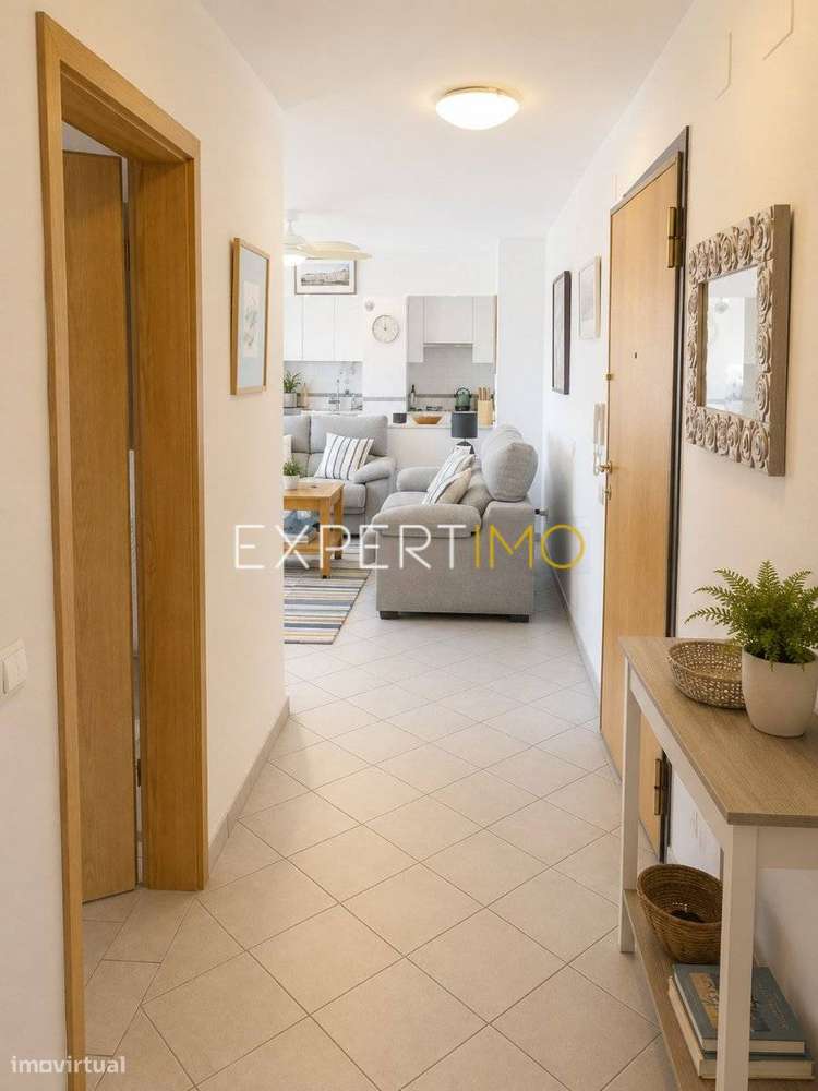 T1 Renovado com Terraço Privado perto da Marina de Portimão-6