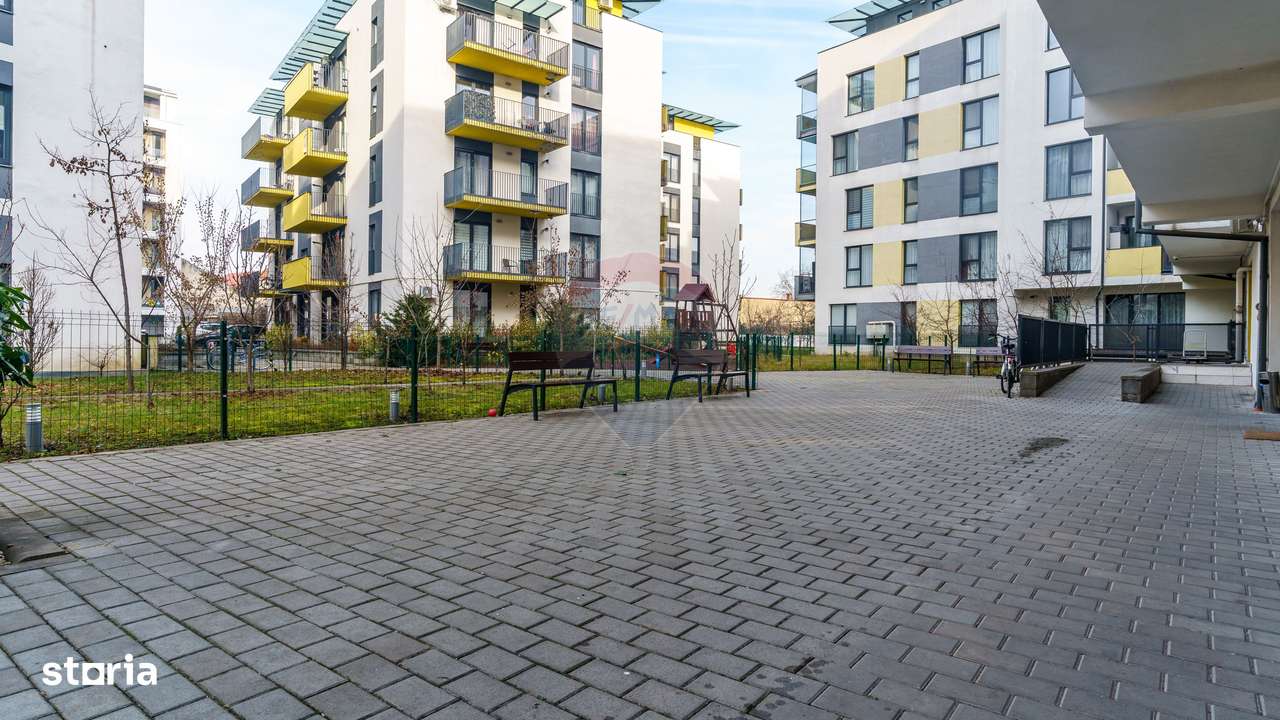 Apartament cu 3 camere de vânzare în zona Semicentral-7