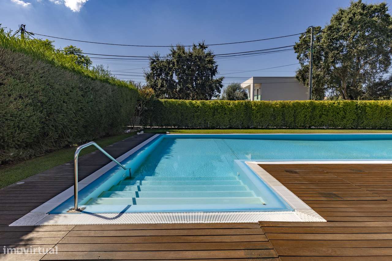 Moradia isolada T6 lote de 1002m2 piscina Sesimbra-3