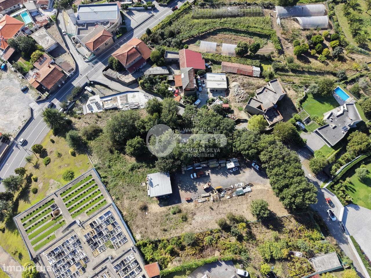 Terreno Urbano com 4605m2 em Esporões-2