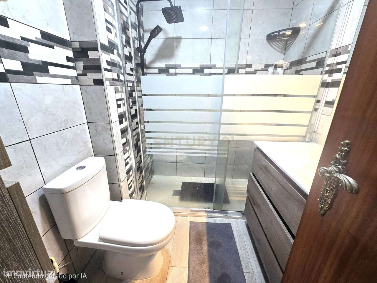 Apartamento T1 na Ramalha em Almada com Varandas e Elevador-12