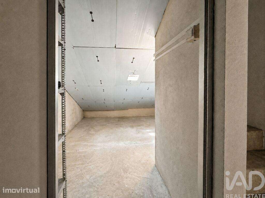 Apartamento T4 em Amora de 122 m2-35
