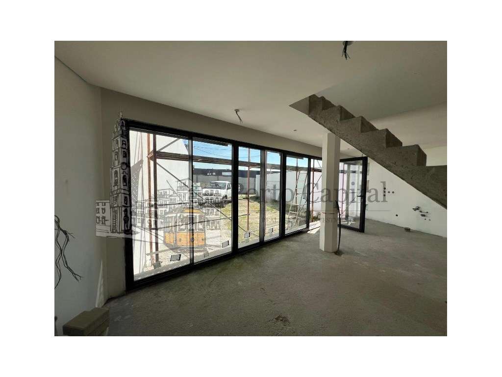 FANTASTICA MORADIA T2 JUNTO AO HOSPITAL DE SÃO JOÃO-11