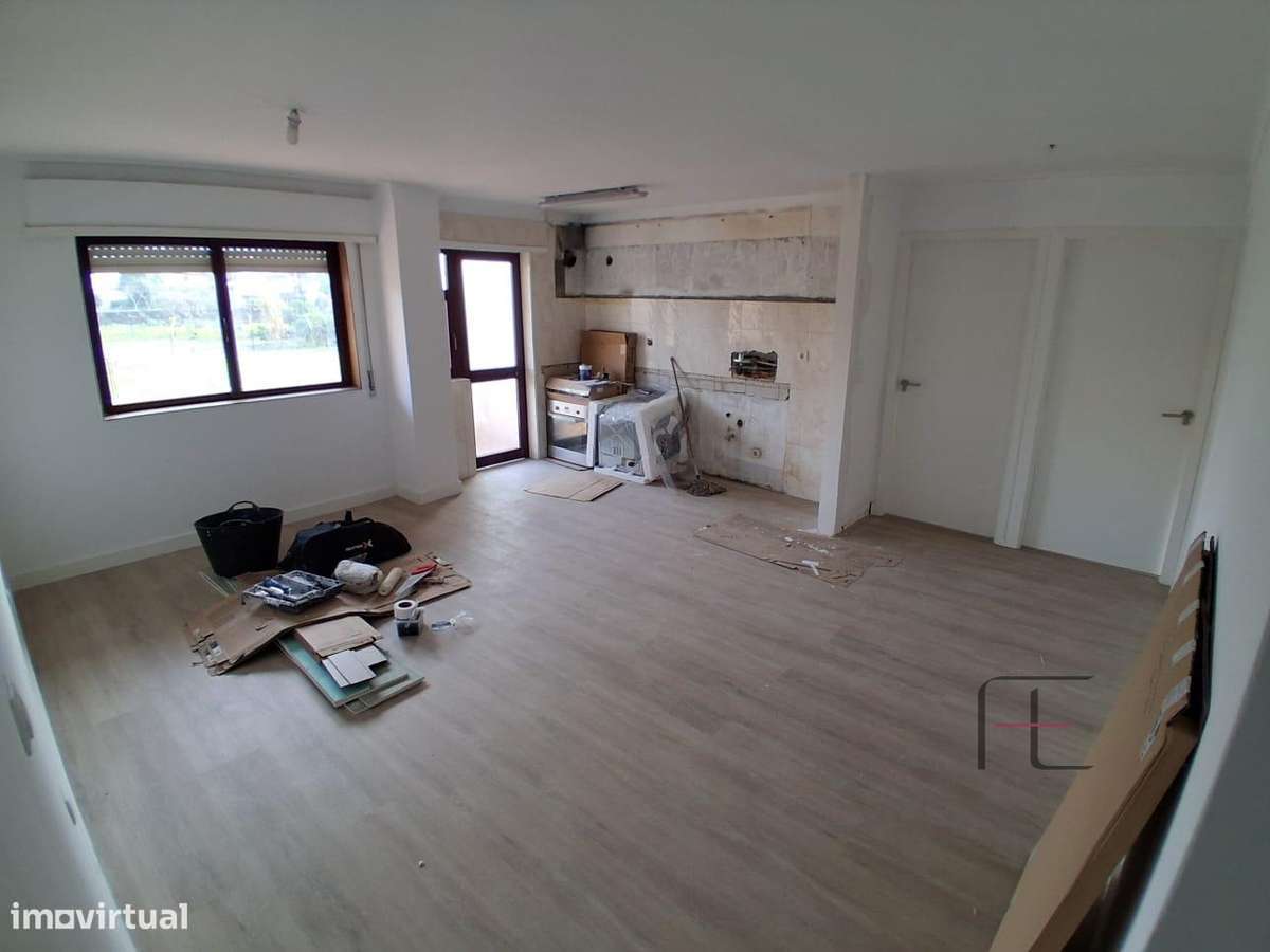 Apartamento T2 em Renovação em Rio Tinto-0