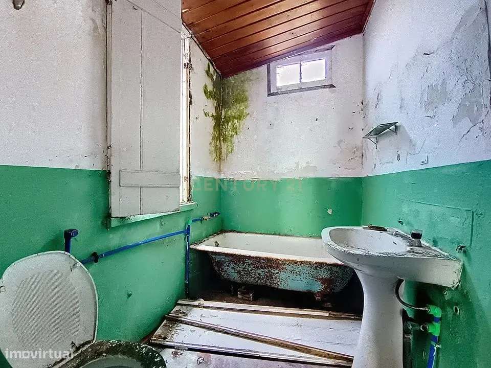 Entre a Cidade e o Mar: Moradia com Elevado Potencial | São Roque, Pon-7