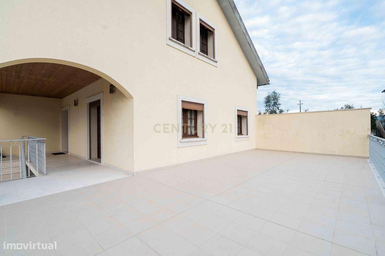 Vende-se Moradia T4 na Póvoa da Abraveia – Vila Nova de Poiares-30