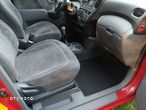 Toyota Yaris Verso 1.3 - 22