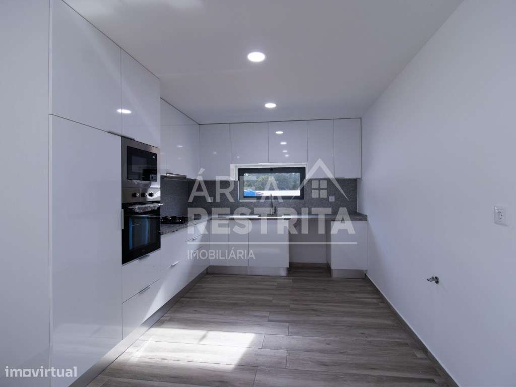 Moradia Térrea T3 com suite na quinta da lobateira em Fernão Ferro - Grande imagem: 5/30