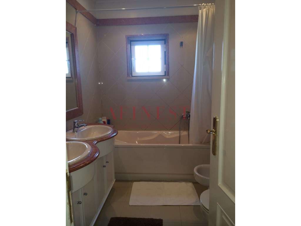 Apartamento T2+1 Duplex com Piscina - Quinta da Beloura I - Grande imagem: 5/16