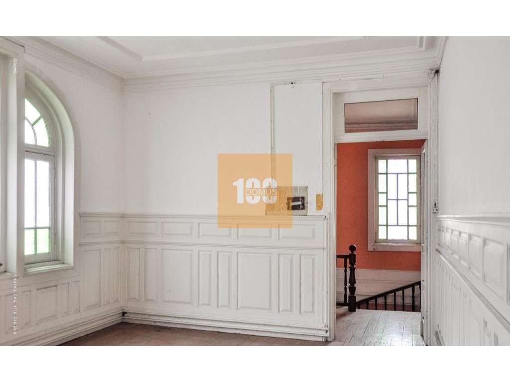 Prédio na Rua das Taipas - Grande imagem: 3/16