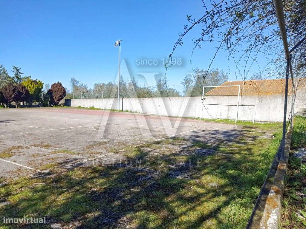 Quinta composta por moradia de dois pisos, com piscina, garagem e t...-20