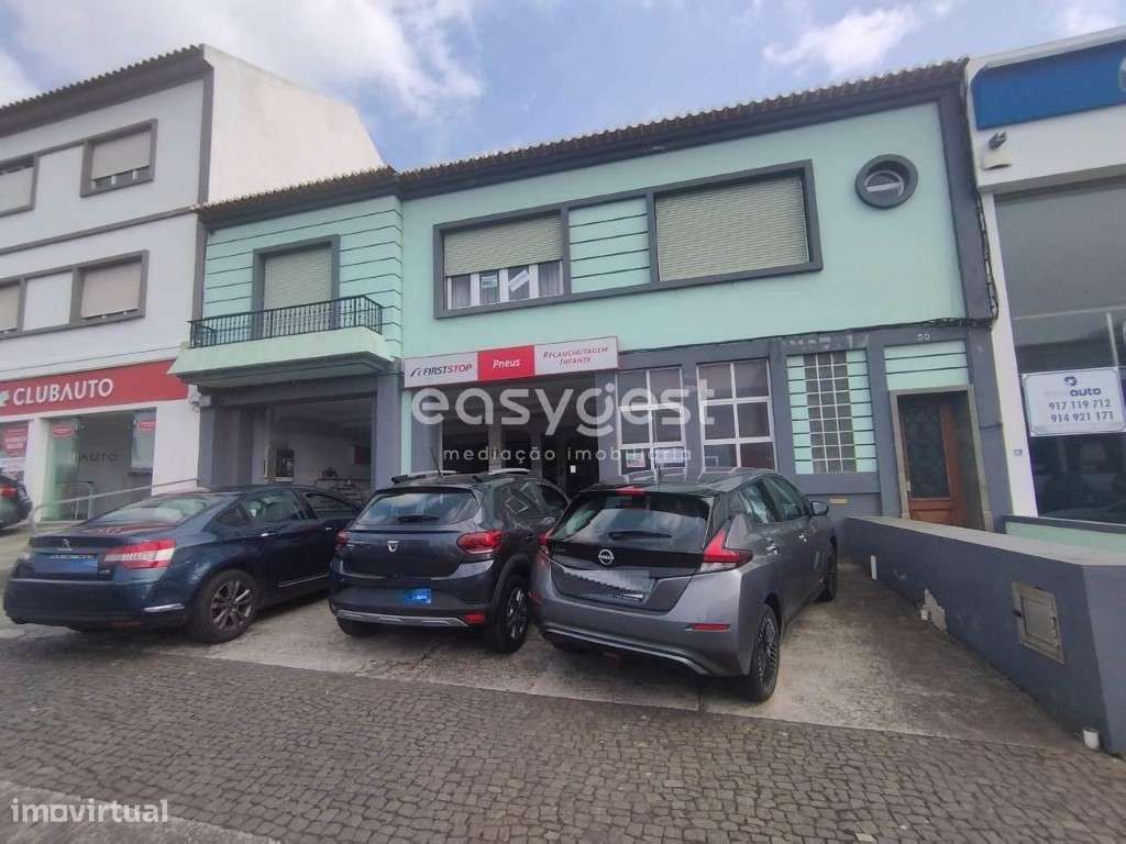 Edifício para comércio e Habitação em Angra do Heroísmo - Grande imagem: 3/39