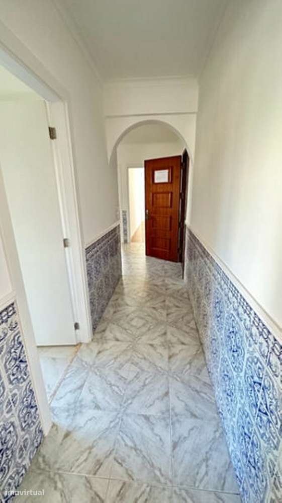 Apartamento T2 à venda na Avenida Santa Maria, Cacem-11