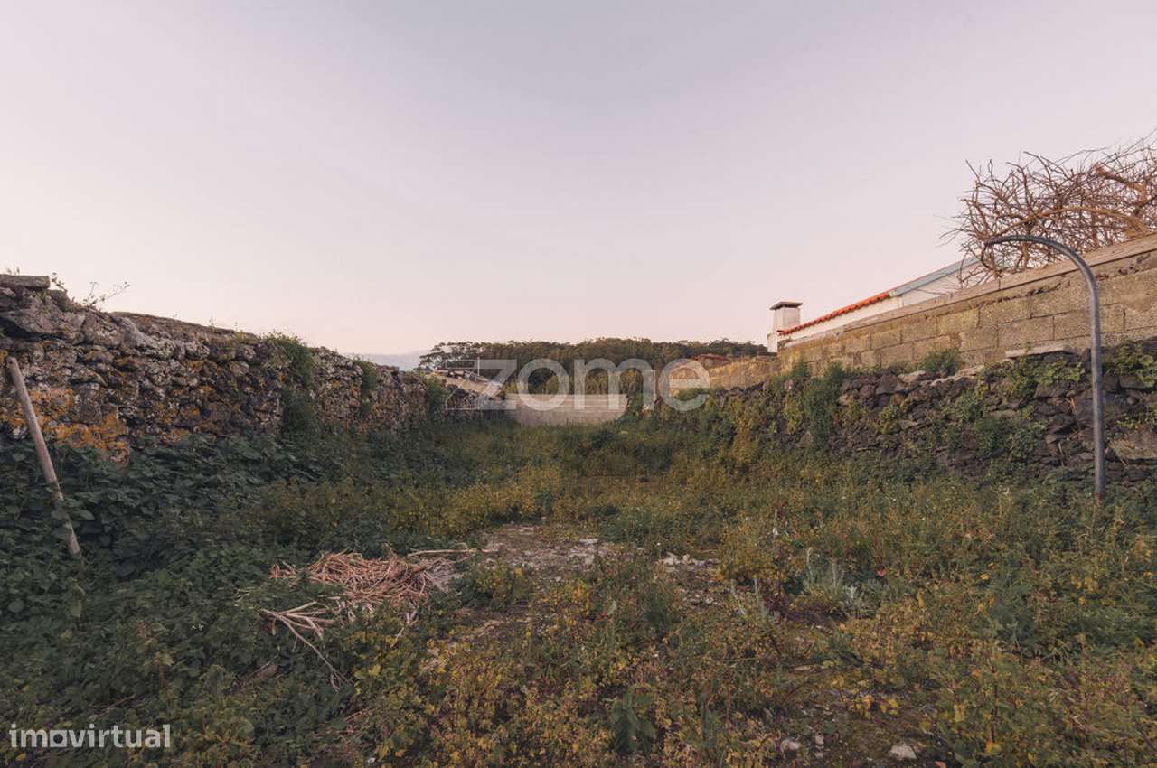 Moradia T2+1 Renovada a 100m do Mar – São Roque-33