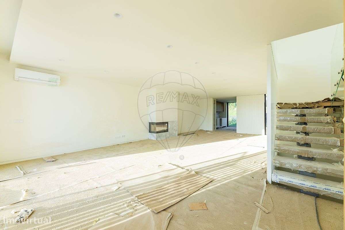 Moradia T4 para venda-6