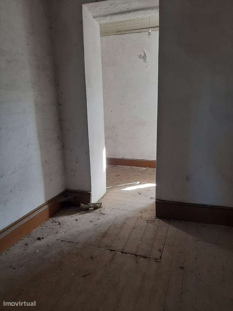 Vende Moradia em pedra Termas São Vicente-14