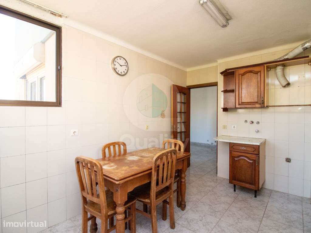 Excelente Apartamento T2 na Cidade Sol-6