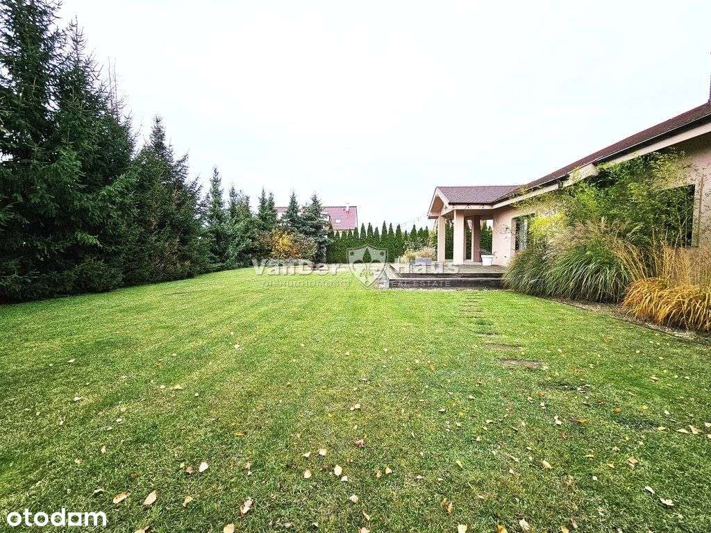 Dom w stylu hiszpańskim, duża działka, sauna-15