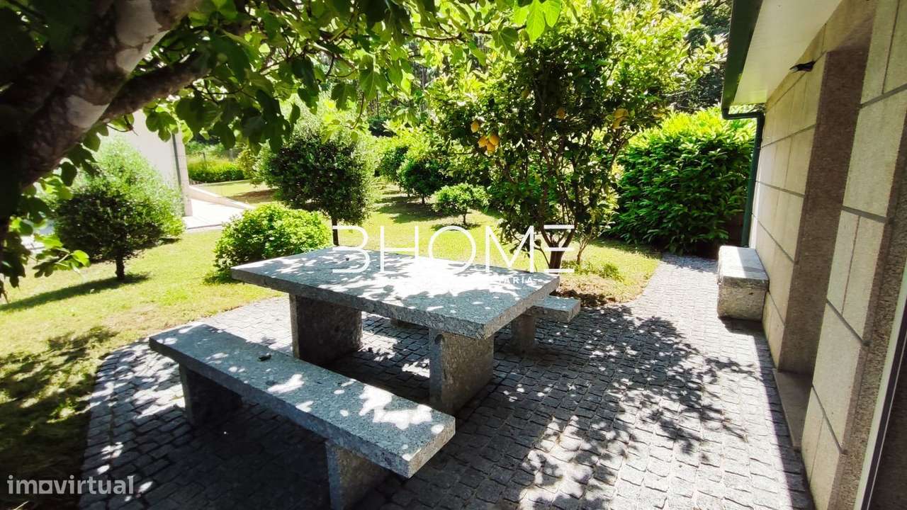 Moradia Individual na Povoa de Lanhoso - Sobradelo da Goma-15