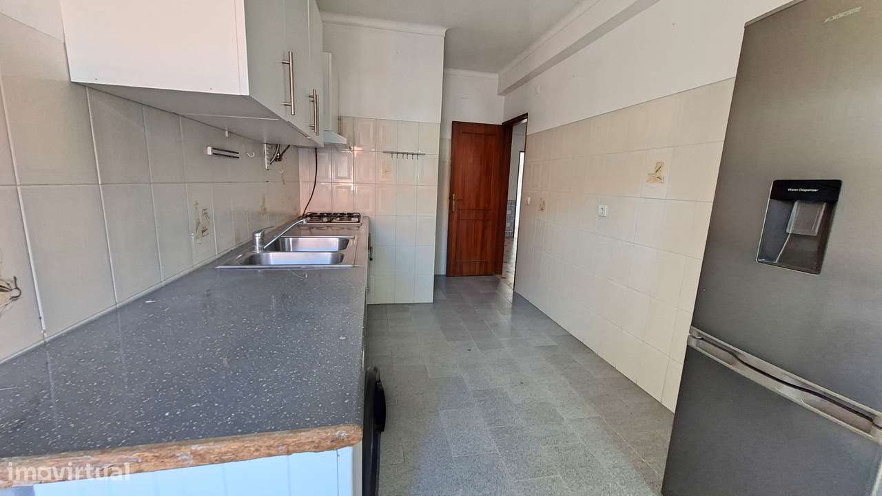 Apartamento T3 97m2 centro da Moita-6
