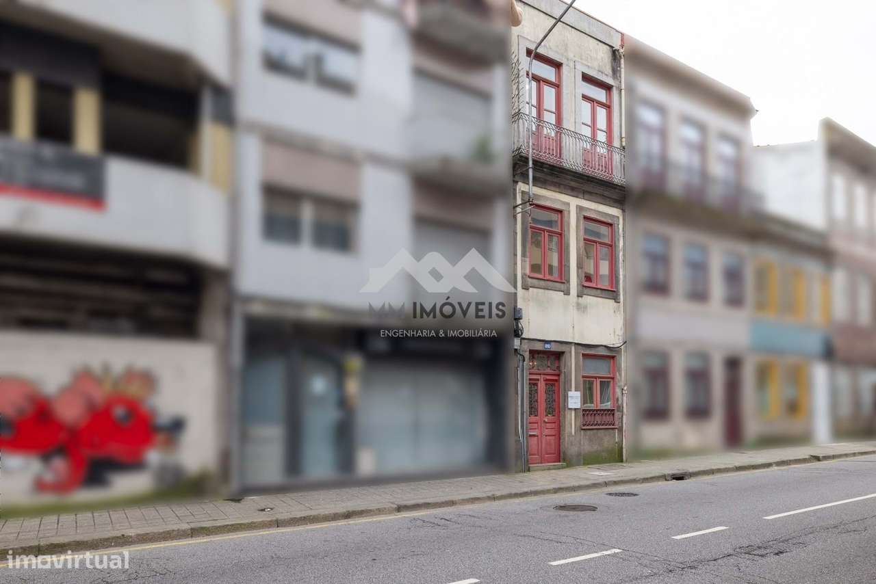 Prédio | Renovado | Serviços | Área exterior | Estacionamento - Grande imagem: 4/46