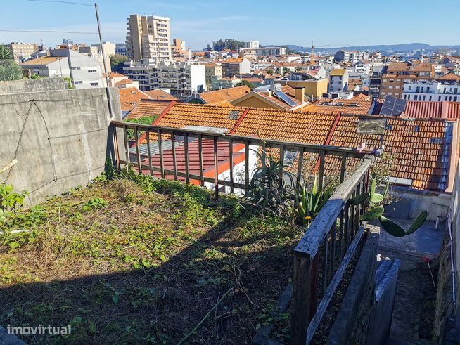 Moradia com Vista Panorâmica ao Monte Tadeu-23