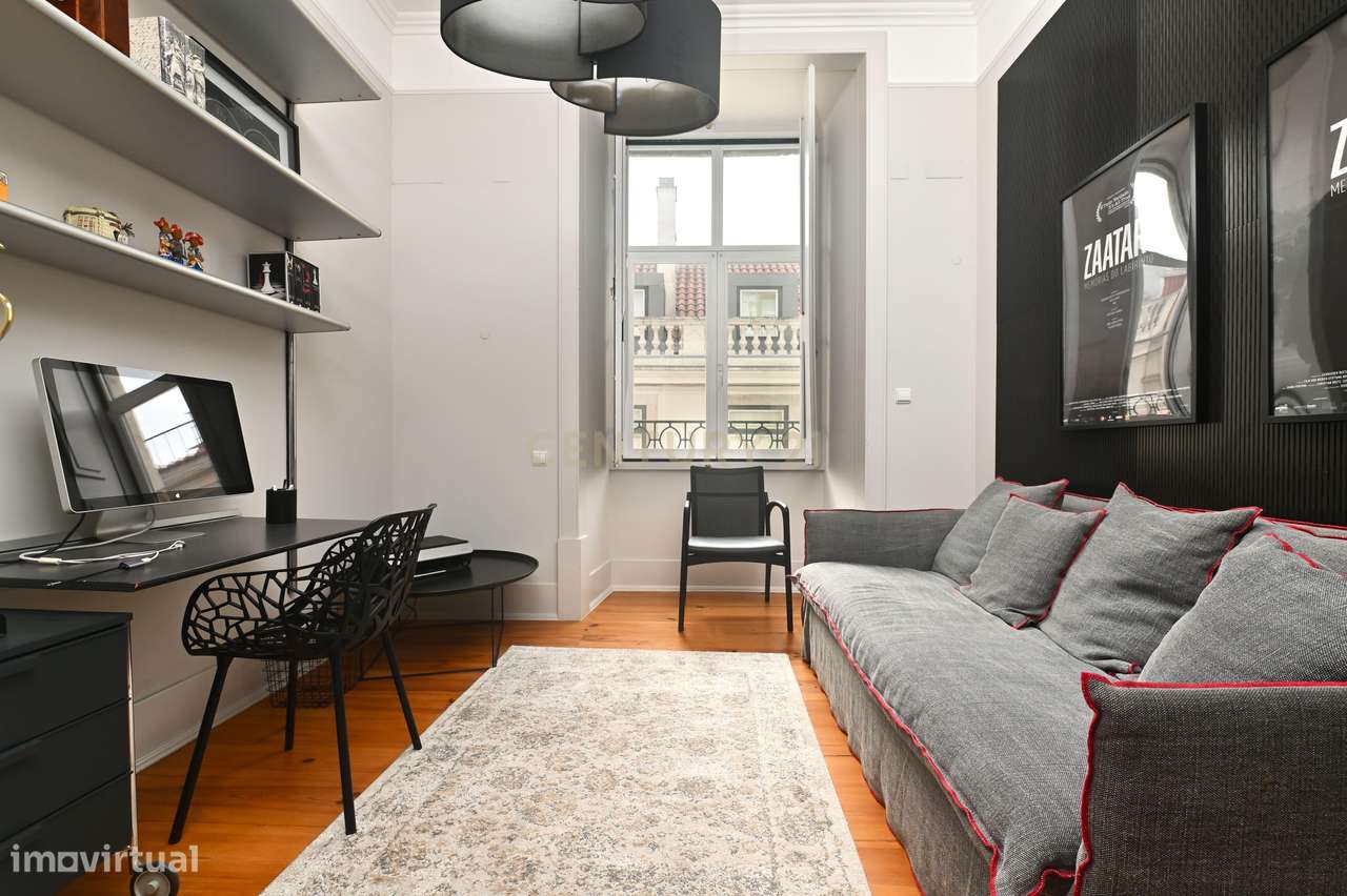 Exclusivo apartamento T4 com estacionamento privado na Baixa, junto ao-12