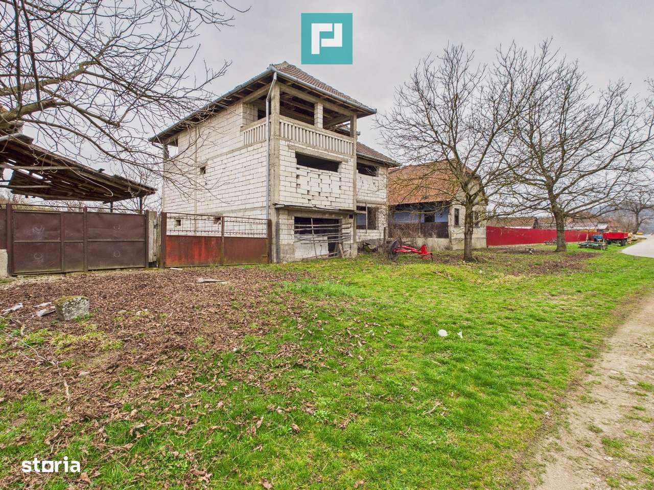 Casă la roșu în localitatea Almaș, Arad. - Imagine principală: 4/19
