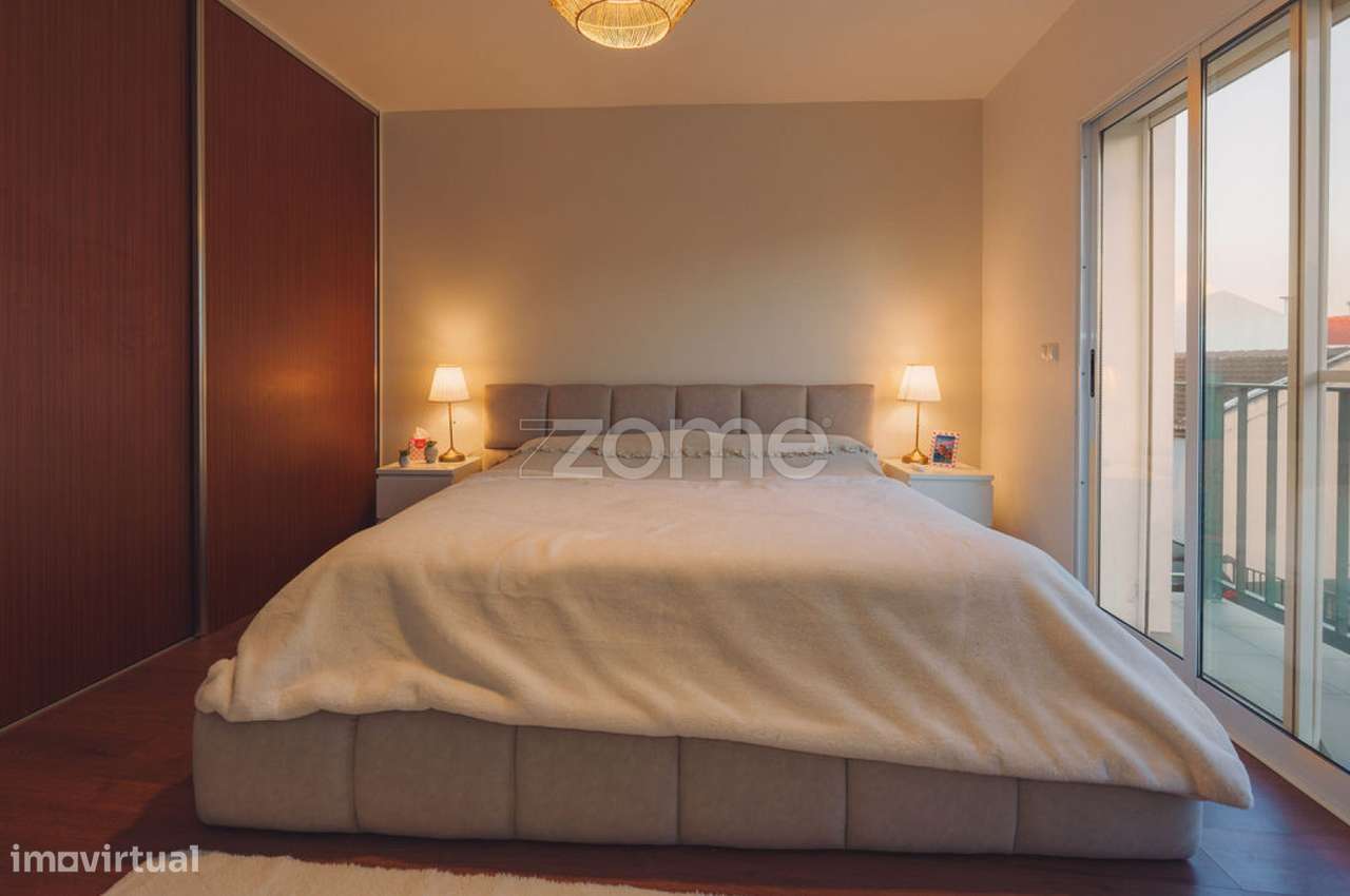 Moradia T2+1 Renovada a 100m do Mar – São Roque-15