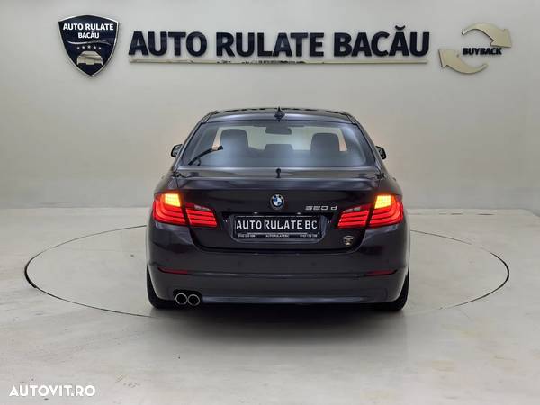 BMW Seria 5 520d Aut. - 11