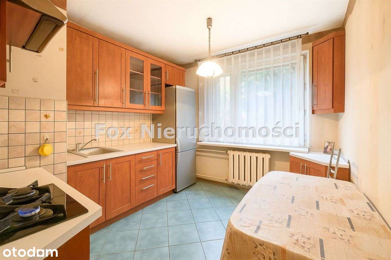 3 pokoje z dużym balkonem -1 piętro niski blok-6