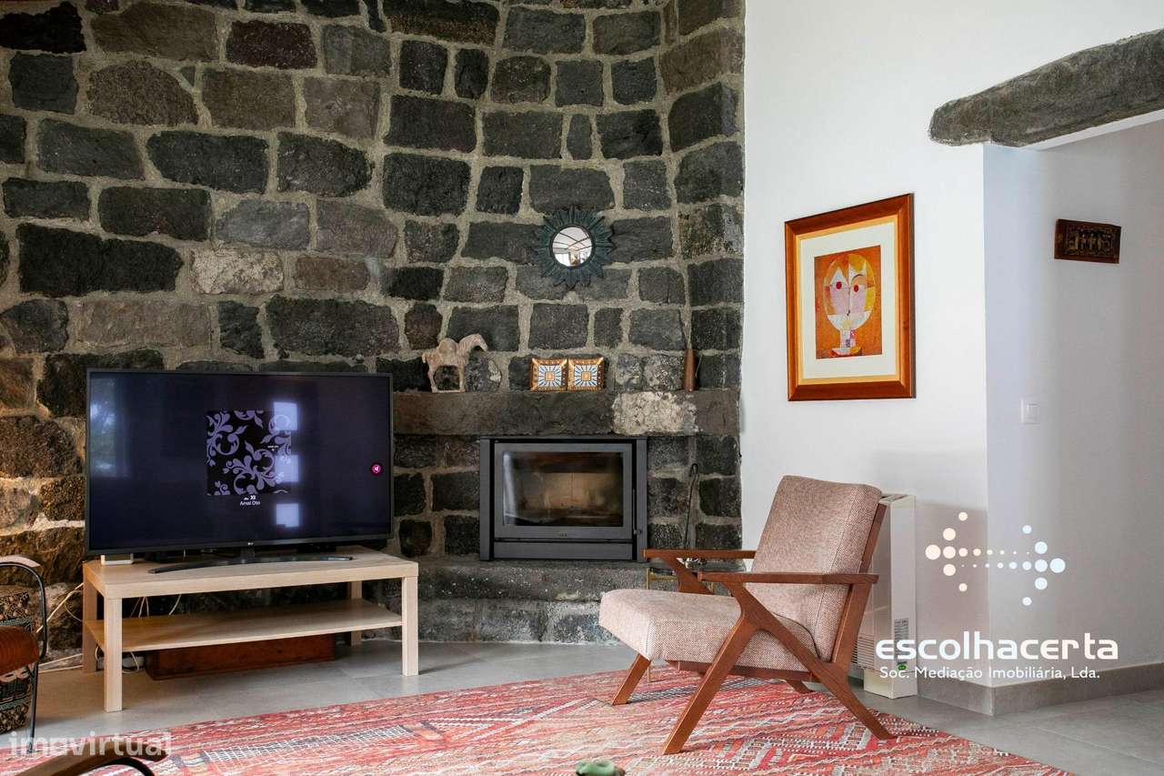 Villa de luxo com piscina coberta e vista para o mar-15