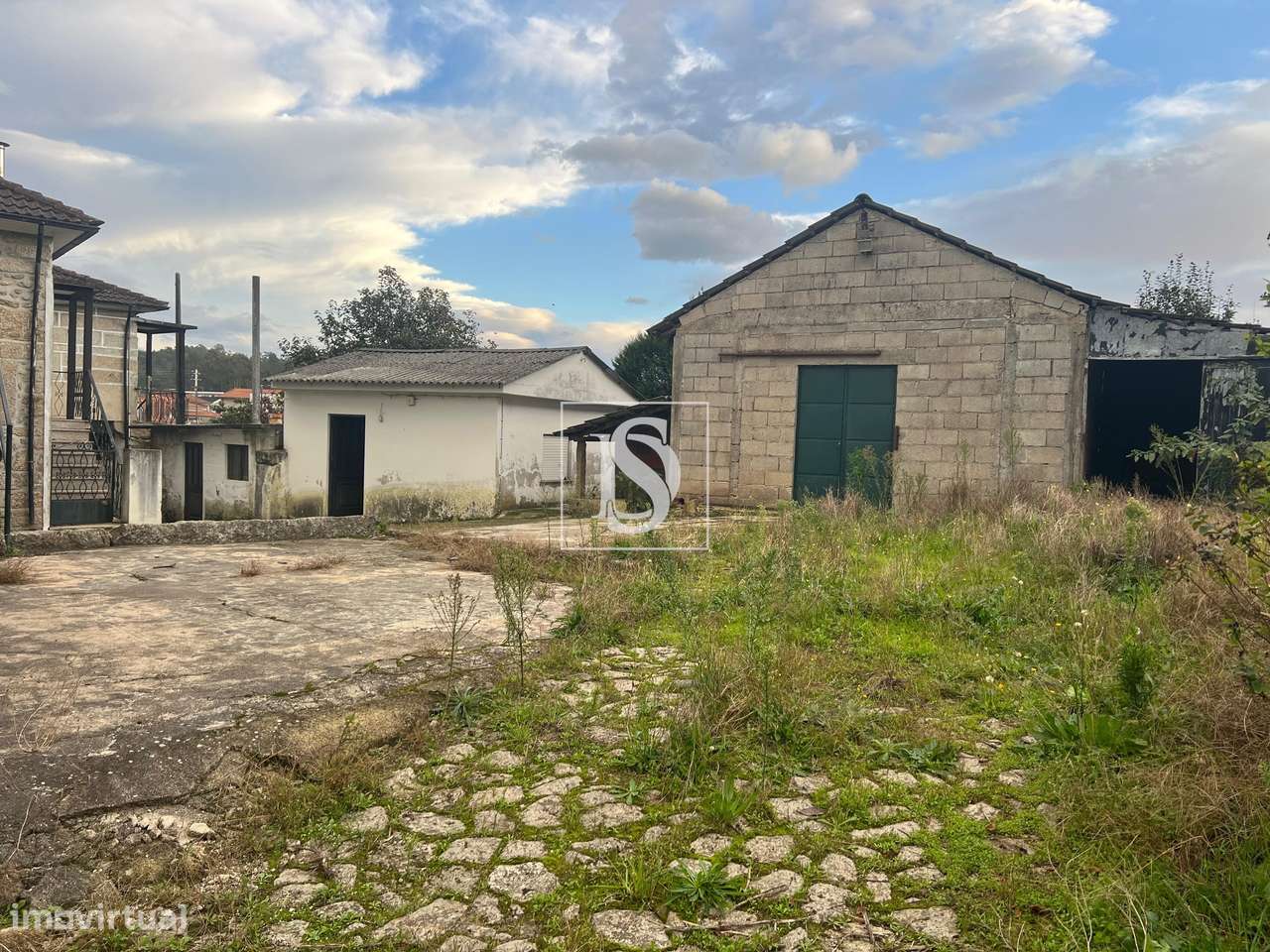 Moradia em Pedra / Casa de Campo inserida num lote de 6000m2-15
