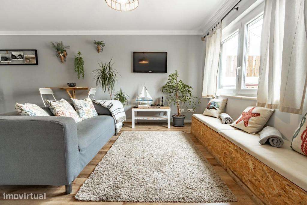 Moradia T4 na Praia da Areia Branca para Investimento ou Habitação Pró-15