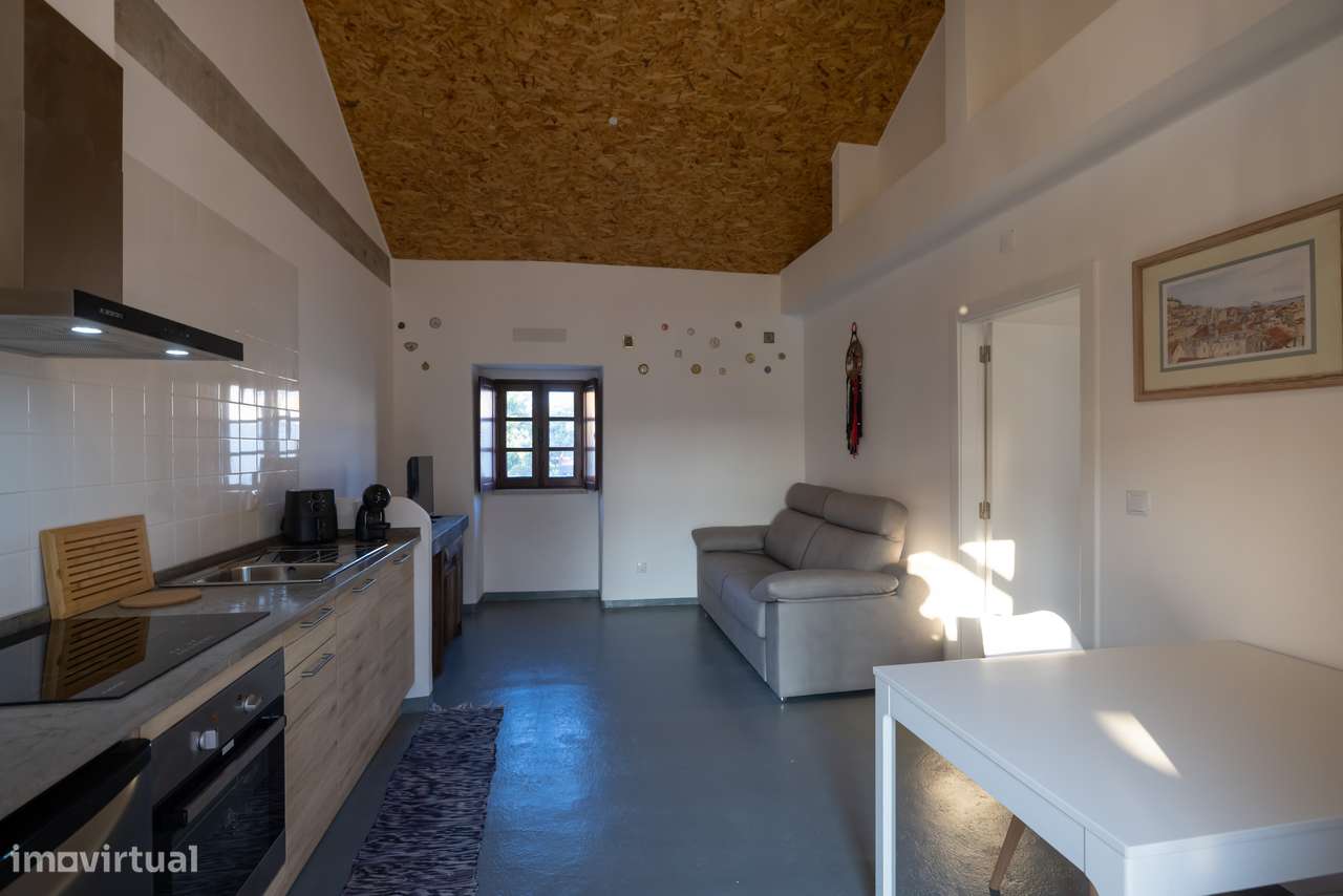 Moradia T-1 com logradouro, piscina, estacionamento. - Grande imagem: 5/39