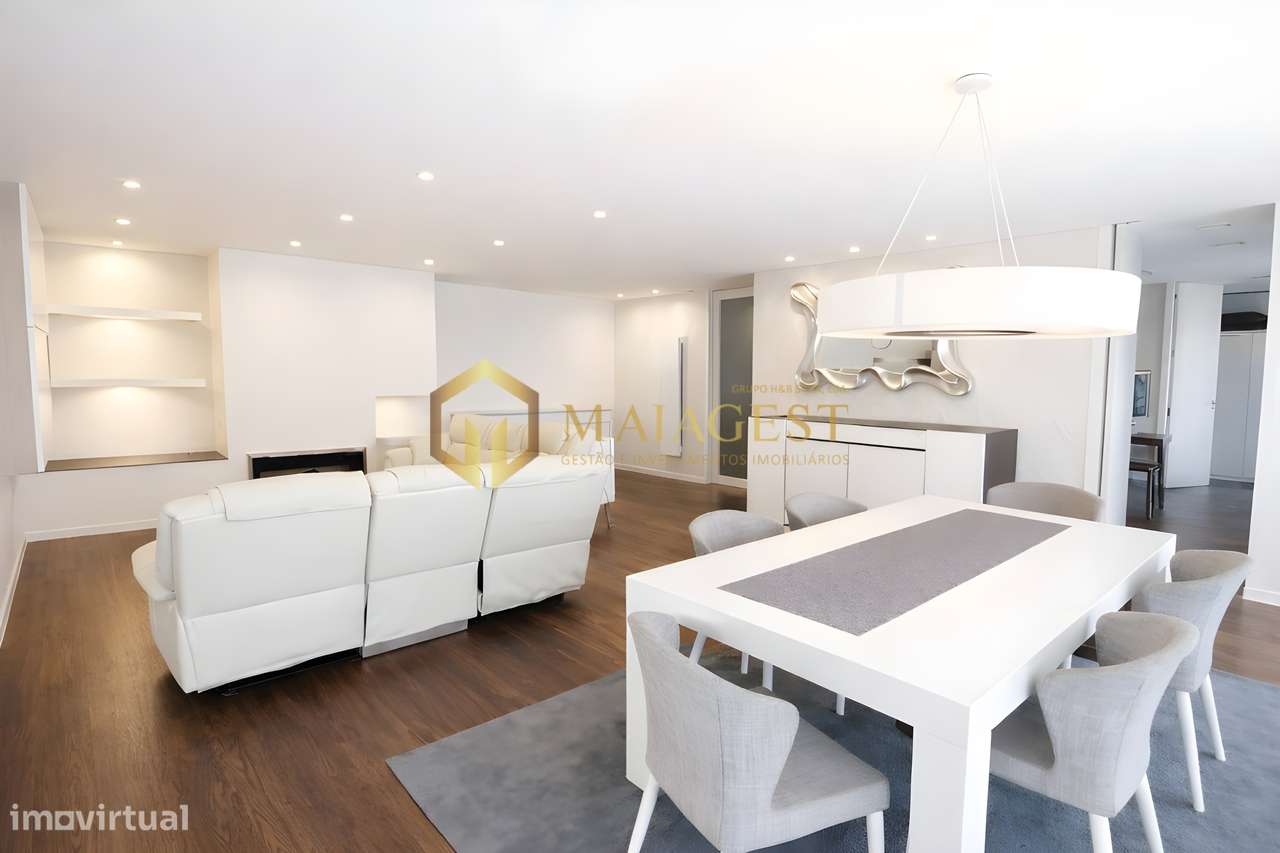 Viver Junto ao Mar T3 Espaçoso com 220 m² na Praia de Lavadores - Grande imagem: 2/12