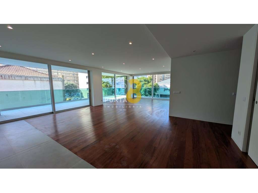 Apartamento T3 com terraço Matosinhos Sul junto ao mar-11