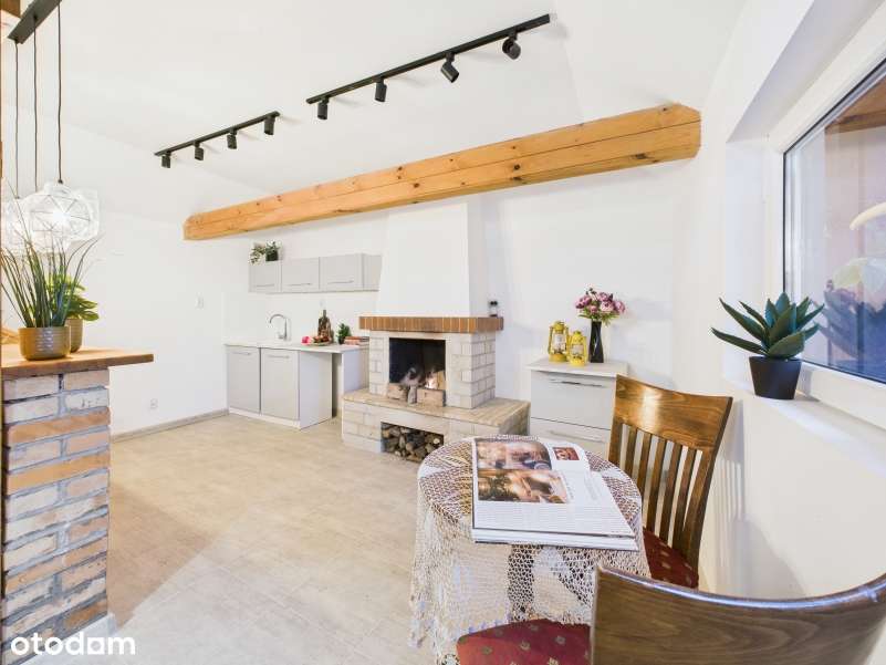 KRYNICKIE, gm. Zabłudów - kompaktowy drewniany domek we wsi.-6