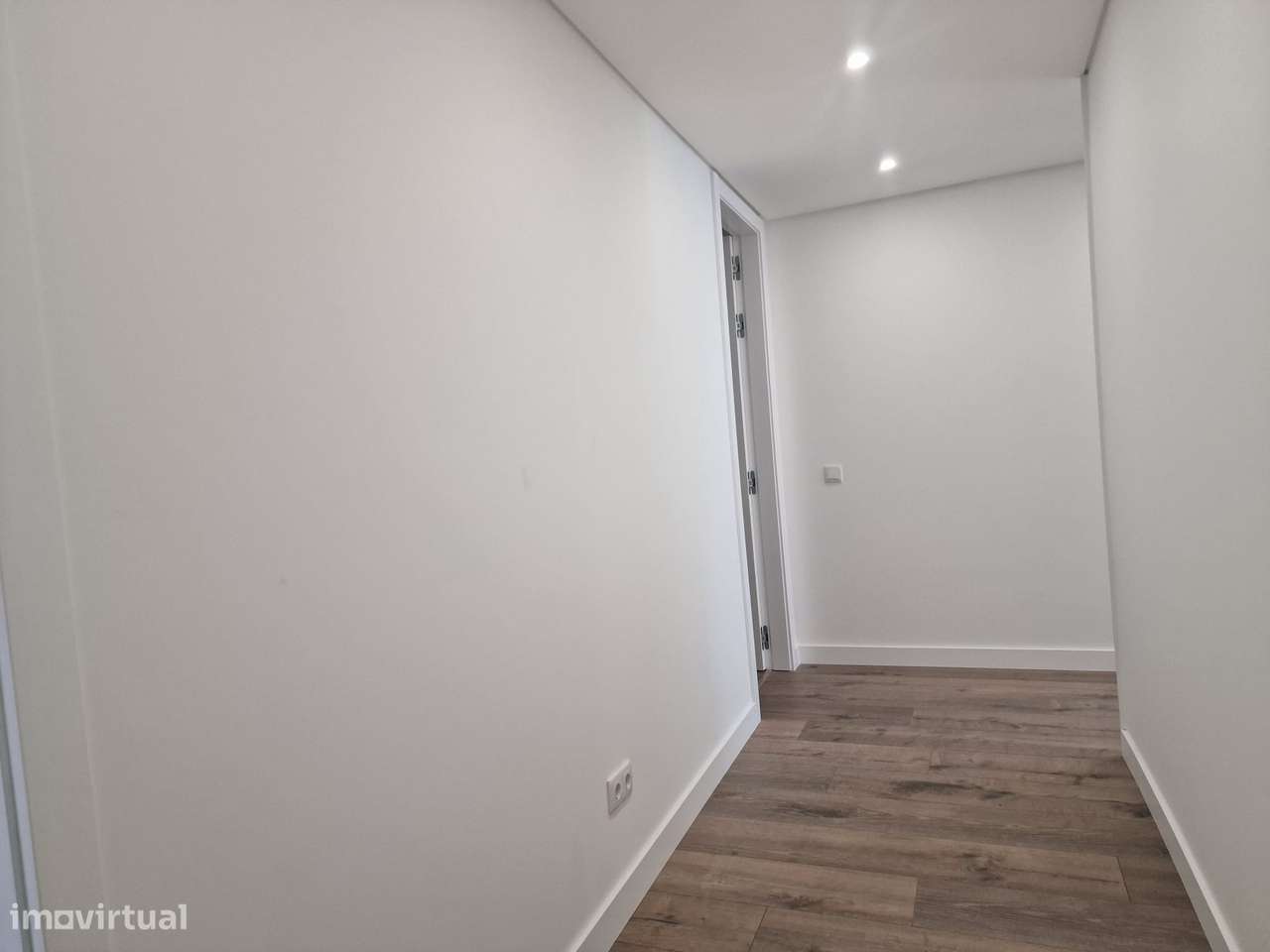 T3  (+ T2) Luxo, c Estac. e Arrecadação, jtº Forum Almada e Faculdades-11