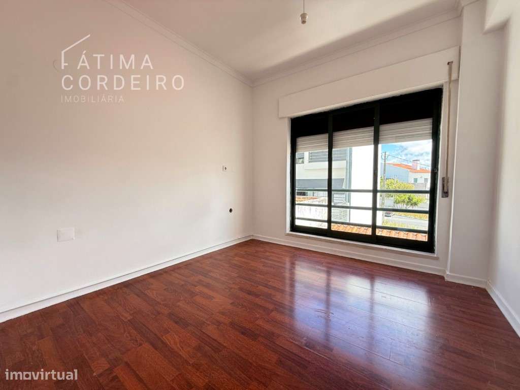 Moradia em Banda T4 no Feijó - Espaço, Conforto e Excelente Localiz...-21