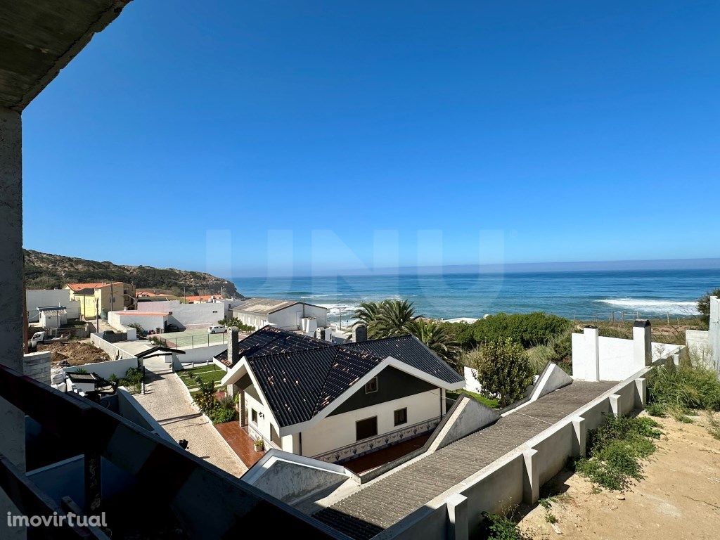 Moradia T3 a apenas 150m da praia, Lourinhã