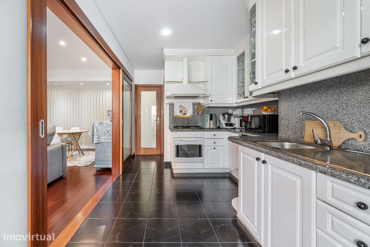 Apartamento T2+2 em plena Avenida da Liberdade-21