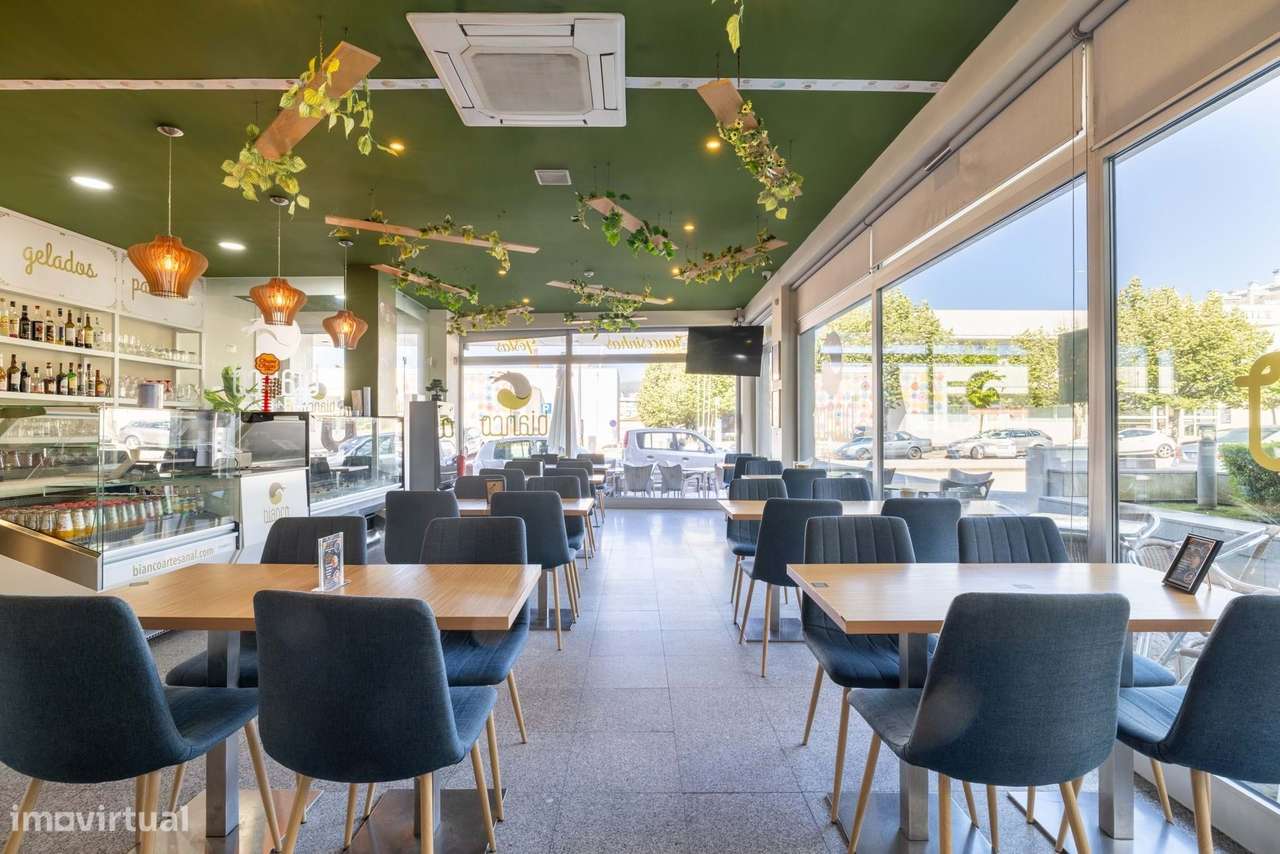 Gelataria/Cafetaria | Trespasse | Vale de Cambra | Localização Central - Grande imagem: 5/23